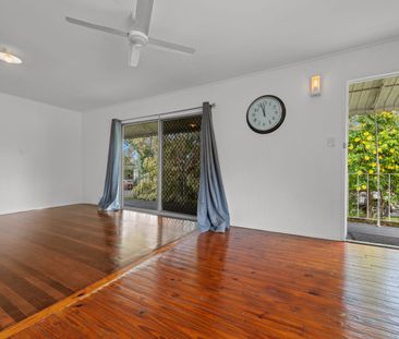 Spacious Family Home with Outdoor Entertaining Area - Photo 3