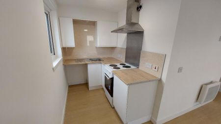 Studio to rent - Photo 2