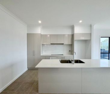 Spacious Single-Storey Brand New Family Home - Photo 1