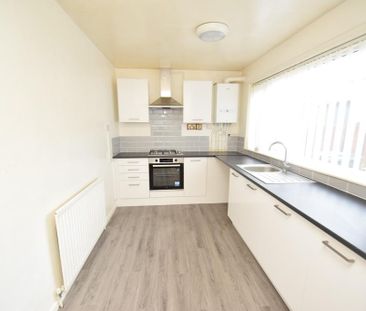 3 bedroom terraced house to rent - Photo 2
