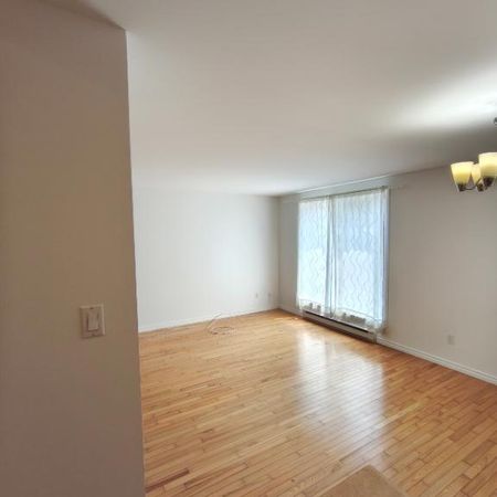 4½ Laval | Métro Concorde | Parking + Rangement | 1700$ - Photo 3