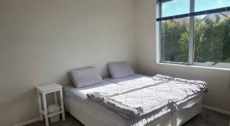 Fully furnished one bedroom Self-contained - Photo 3