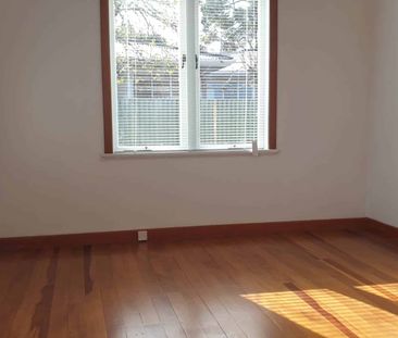 Lovely Three Bedroom Home!! - Photo 2