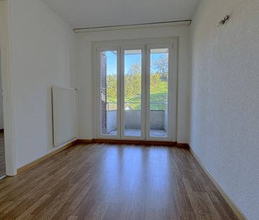 Rent a 3 ½ rooms apartment in Moutier - Photo 1