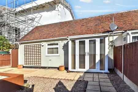 Willow Court, Droitwich Spa, Worcestershire, WR9 - Photo 3