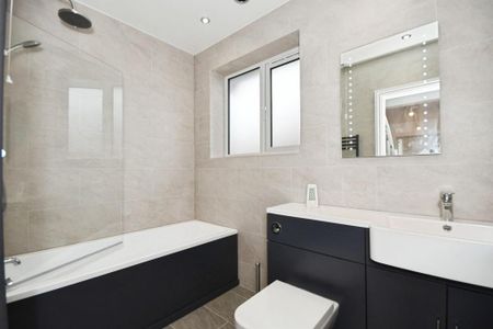 3 bedroom detached bungalow to rent - Photo 2