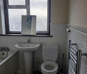 Scotts Road, Southall, UB2 - Photo 2