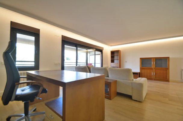 Piso de alquiler en Calle Mar Mediterráneo, 64, Zona Monte El Pilar - Photo 1