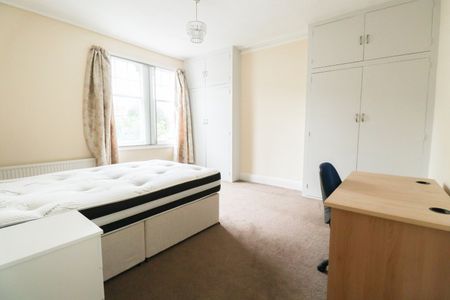 2 Bed Flat, South Knighton Road, LE2 - Photo 2