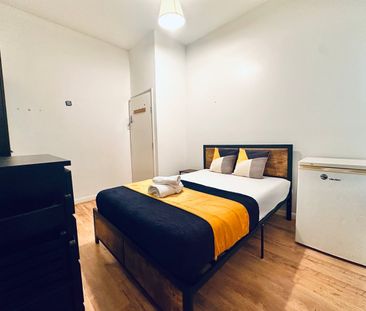 Room in a Shared Flat, Rutland Park Mansions, NW2 - Photo 1