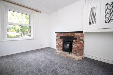1 bedroom ground floor flat to rent - Photo 2