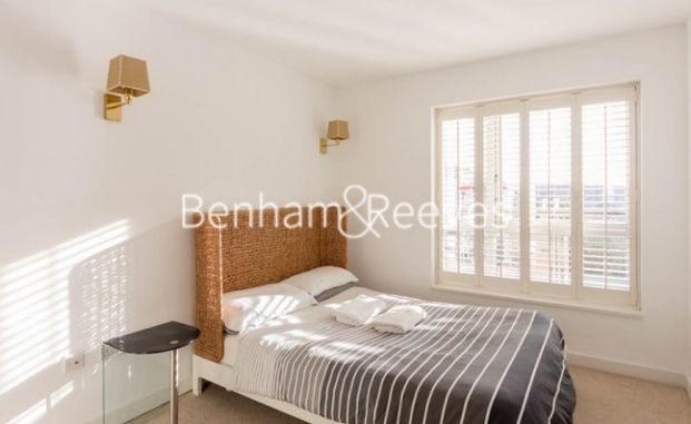 2 Bedroom flat to rent in John Harrison Way, North Greenwich, SE10 - Photo 1