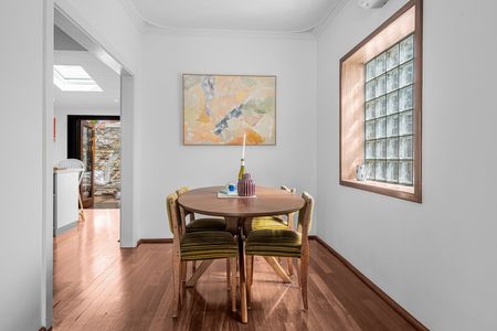 Stunning Renovated Home with Pool in Central Dianella! - Photo 4