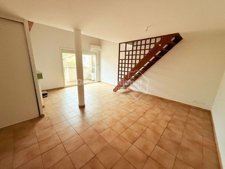 APPARTEMENT T1 BIS AVEC GARAGE SORGUES, - Photo 4