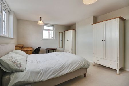 1 Bed Flat, Santos Road, SW18 - Photo 5