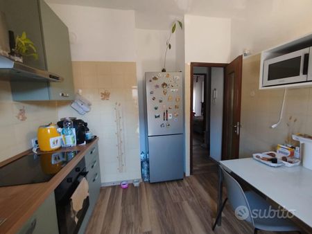Stanza a Melegnano in bilocale con bagno condiviso - Foto 3