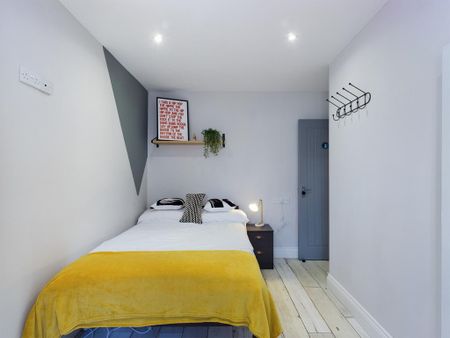 1 bedroom in a house share to rent - Photo 3