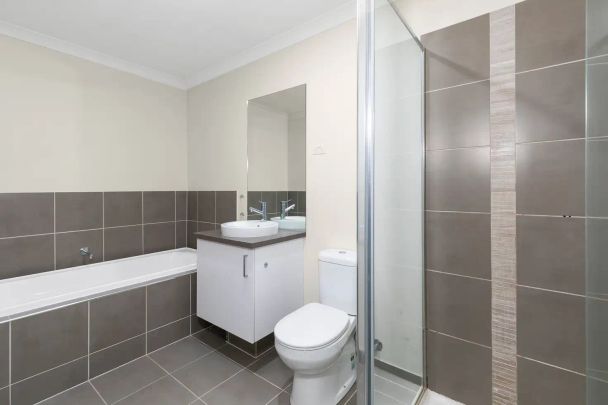 “Craigieburn Living at Its Best” - Photo 1