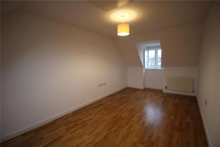 6 bedroom link detached house to rent - Photo 4