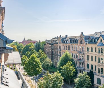 Großzügige 2-Raum-Altbauwohnung mit Einbauküche - Photo 4