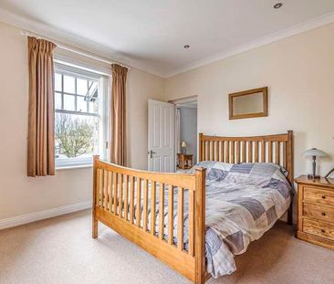 London Place, London Road, Cirencester, GL7 - Photo 5