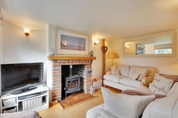 3 bedroom semi-detached house to rent - Photo 1