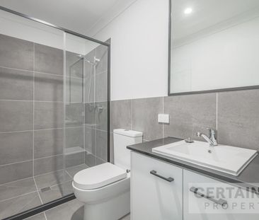 Modern 2 Bedroom Duplex - Photo 4