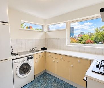 2 Bed Flat, Edencroft, B15 - Photo 4