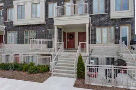 For Lease - 90 Eastwood Park Gardens Unit# 10-4, Toronto, Ontario - Photo 2