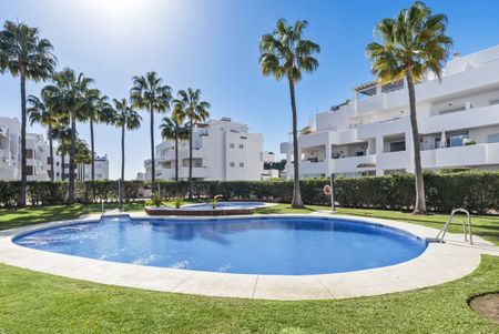 Apartment in Estepona, Costa del Sol - Photo 5