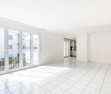 Moderne 3,5-Zimmer-Wohnung mit verglaster Loggia (1 Monat gratis) - Photo 6
