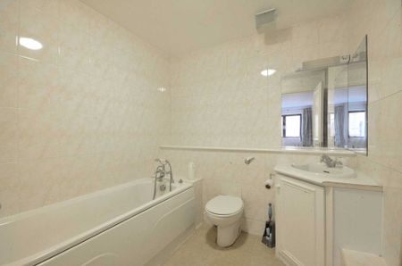 2 bed flat to rent - Photo 3