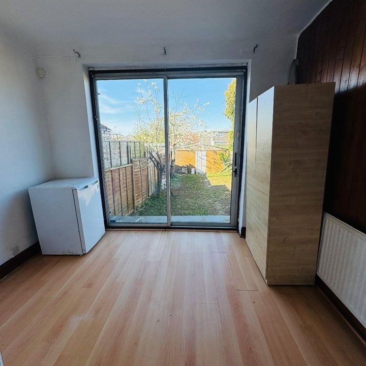 4 Bed Semi-Detached House, Rannock Avenue, NW9 - Photo 1