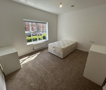 1 bedroom in a house share to rent - Photo 3