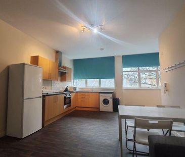 3 bedroom apartment to rent - Photo 3