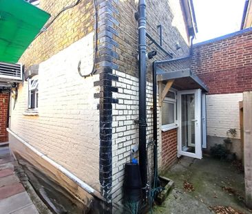 1 bedroom semi-detached house to rent - Photo 1