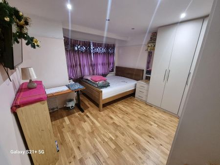 5 bedroom terraced house to rent - Photo 5