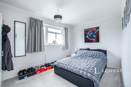 2 bedroom house to rent Bucklers Way, BH8 - Photo 4