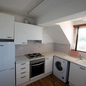 1 bedroom flat to rent - Photo 2