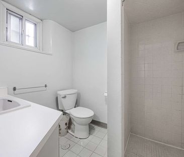 For Lease - 323 Rumsey Road, Toronto, Ontario - Photo 6