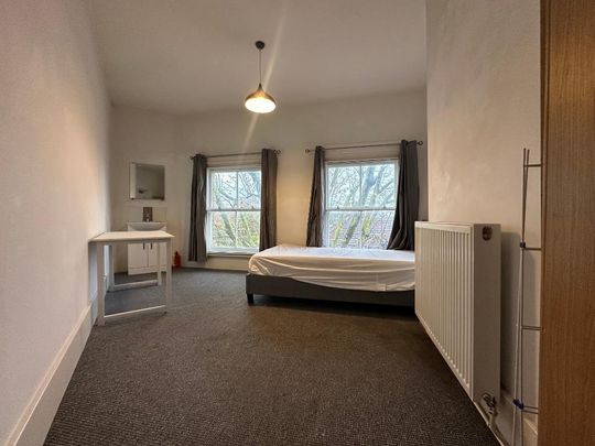1 bedroom in a flat share to rent - Photo 1