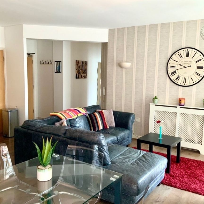 2 bed Apartment for Rent - Photo 1