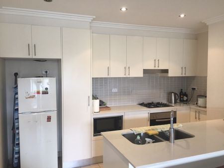 Two Bedroom Inner City Apartment - Photo 5