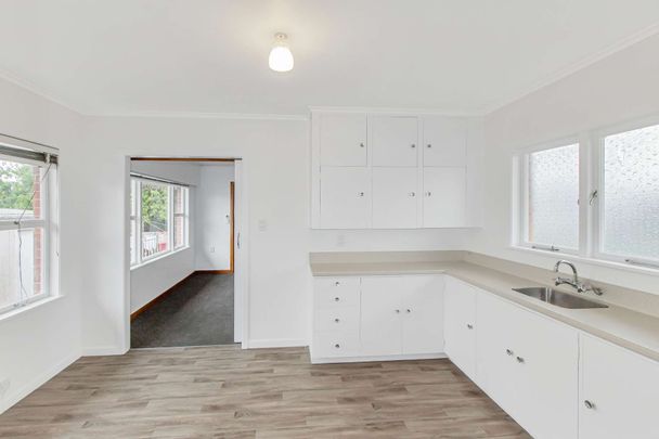 Spacious One Bedroom Unit In Manurewa! - Photo 1