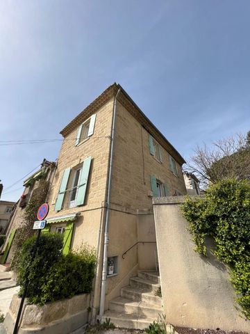 Location Maison 4 pièces 90m² GALLARGUES LE MONTUEUX 30660 - Photo 2