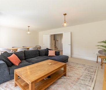 4 bedroom detached house to rent - Photo 2