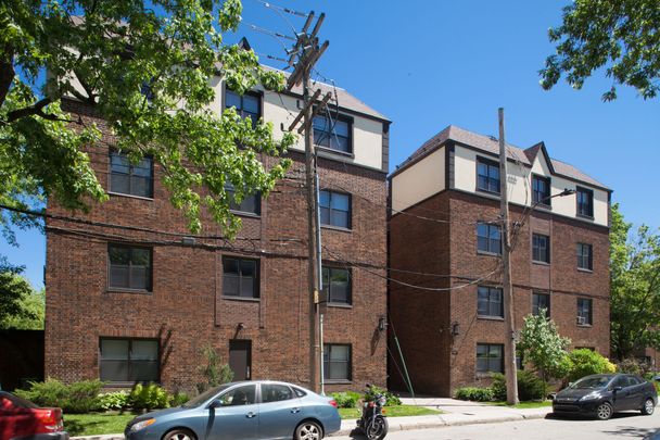 6211 Avenue Lennox - Photo 1