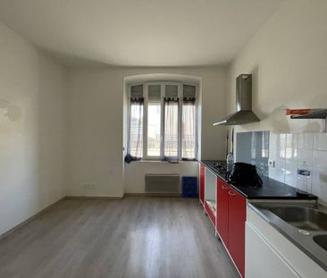 Location maison 5 pièces 110 m² à Saint-Pierre-de-Bœuf (42520) - Photo 1