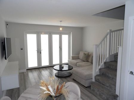 2 bedroom semi-detached house to rent - Photo 2