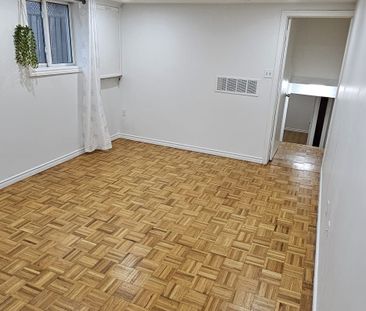 For Lease - 382 Pinemeadow Avenue, Mississauga, Ontario - Photo 1